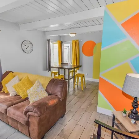 Stylish One-Bedroom Unit With Easy Ground Access
